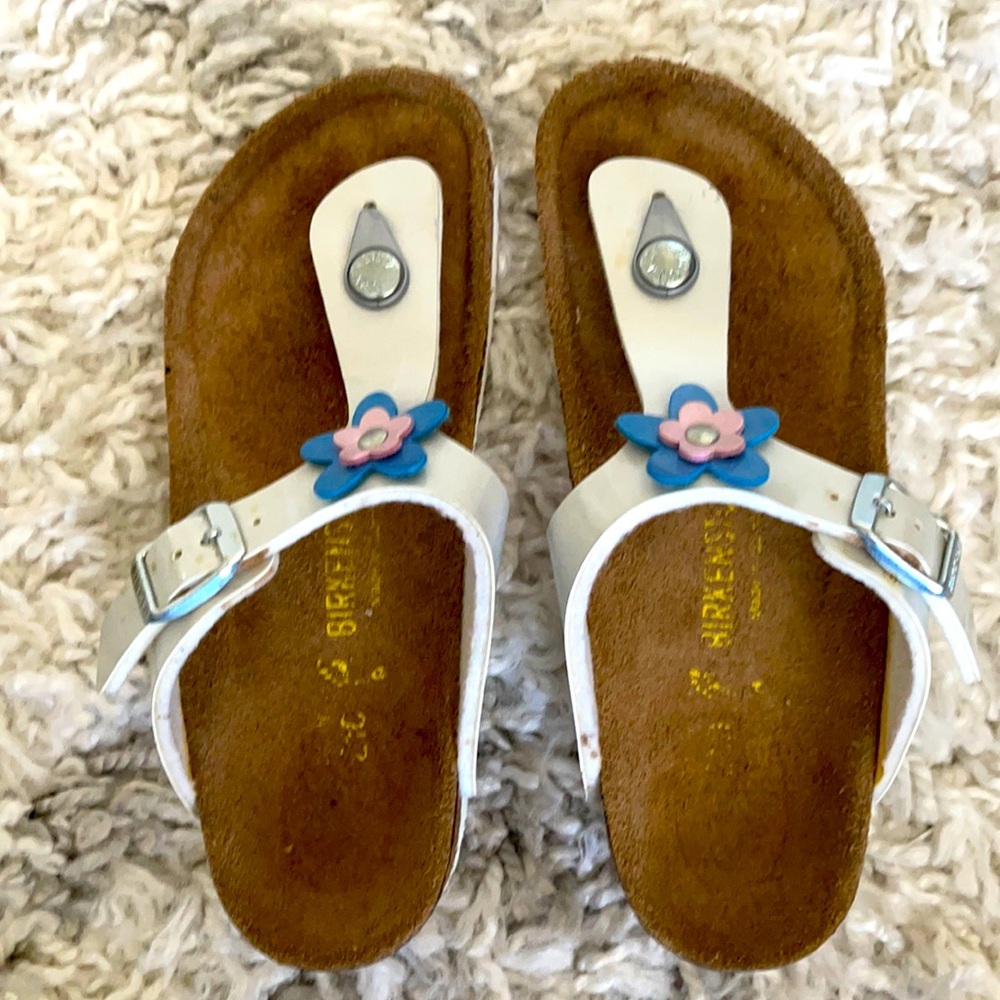 Loved girls Birkenstock’s size 2